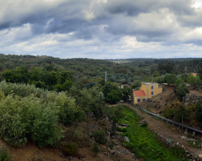 Vista do paramento de jusante da Barragem de Nisa