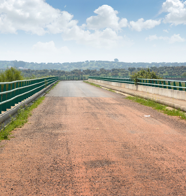 Estrada no Abrilongo