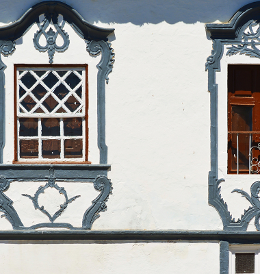 Assumar (janelas de uma fachada)