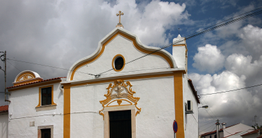 Pequena igreja em Casa Branca